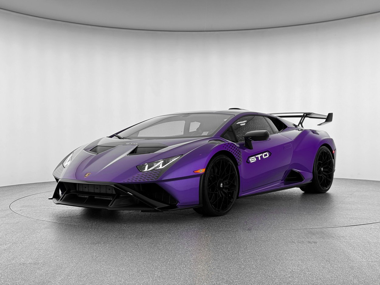 Used 2023 Lamborghini Huracan STO image 1