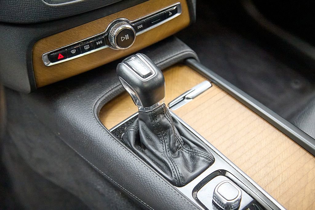 Used 2021 Volvo XC90 T6 Momentum w/ Climate Package image 18