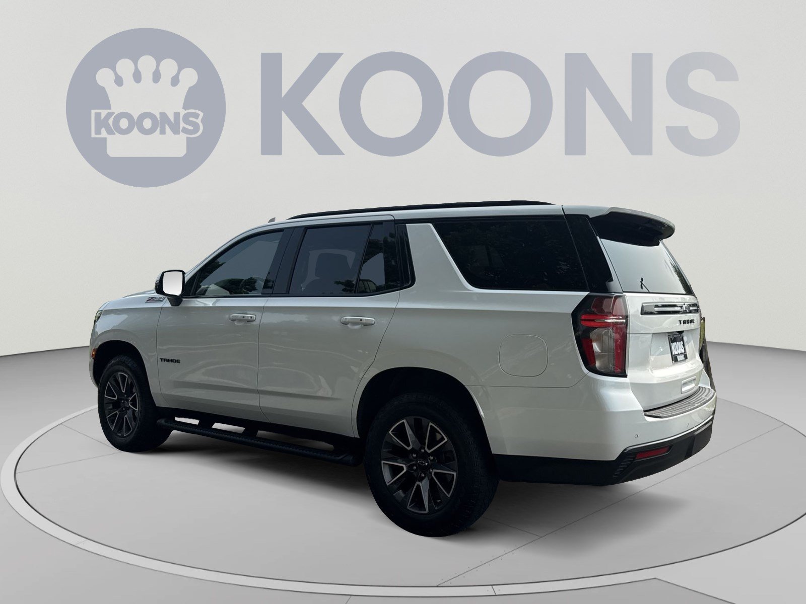 Used 2022 Chevrolet Tahoe Z71 w/ Luxury Package AWD/4WD image 4