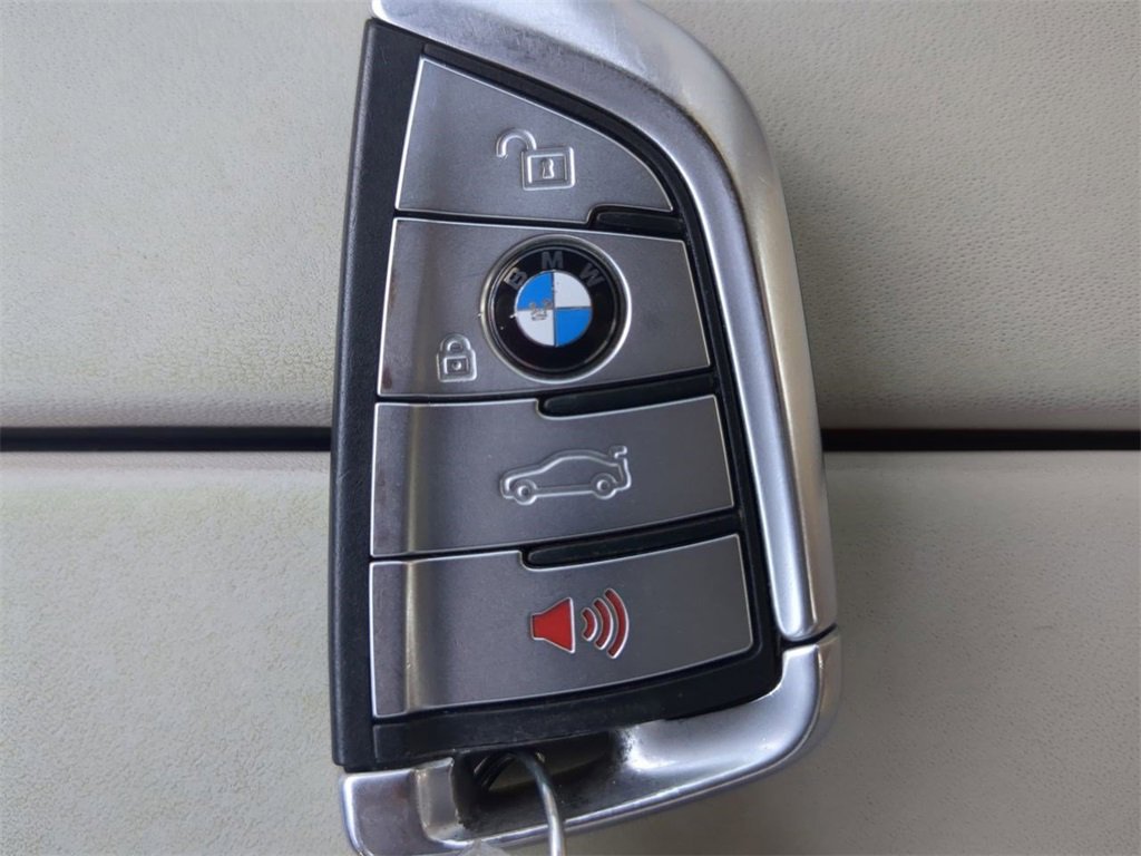 Used 2018 BMW M550i xDrive image 31