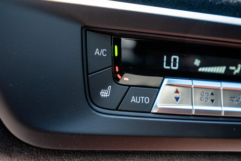 Certified 2024 BMW X7 M60i w/ Executive Package AWD/4WD image 44