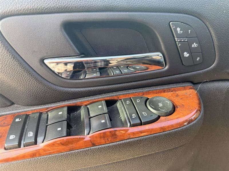 Used 2012 Chevrolet Suburban LT w/ Luxury Package image 25