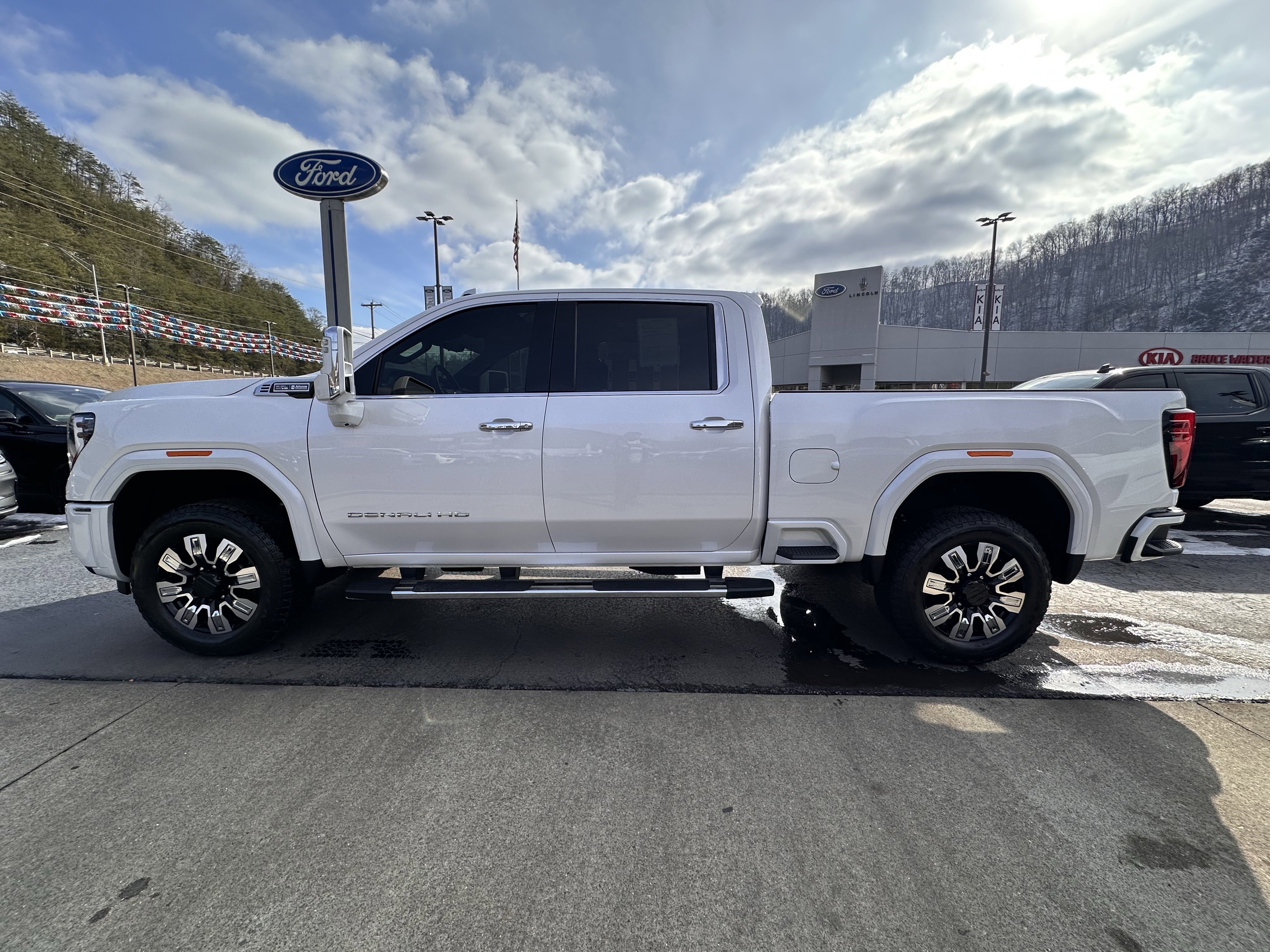 Used 2025 GMC Sierra 2500 Denali w/ Denali Reserve Package image 20