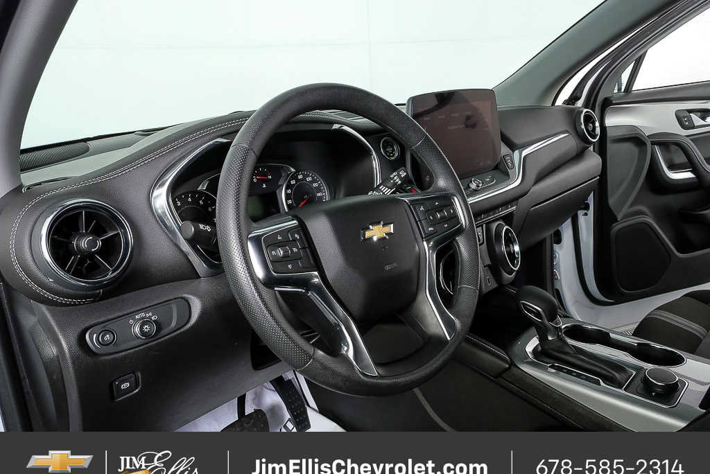 Certified 2025 Chevrolet Blazer LT image 4