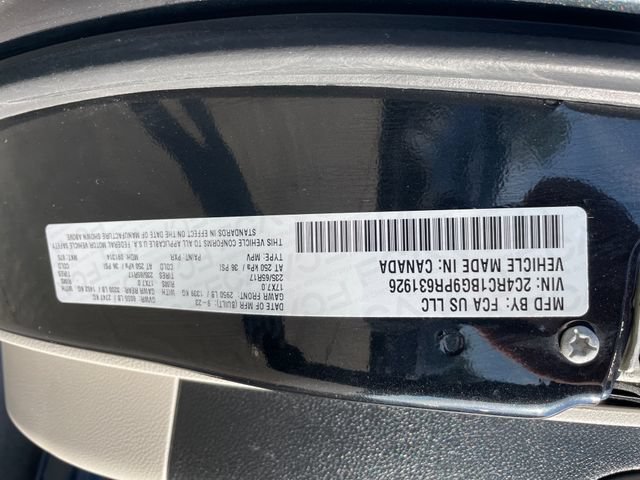 Used 2023 Chrysler Pacifica Touring-L FWD image 26