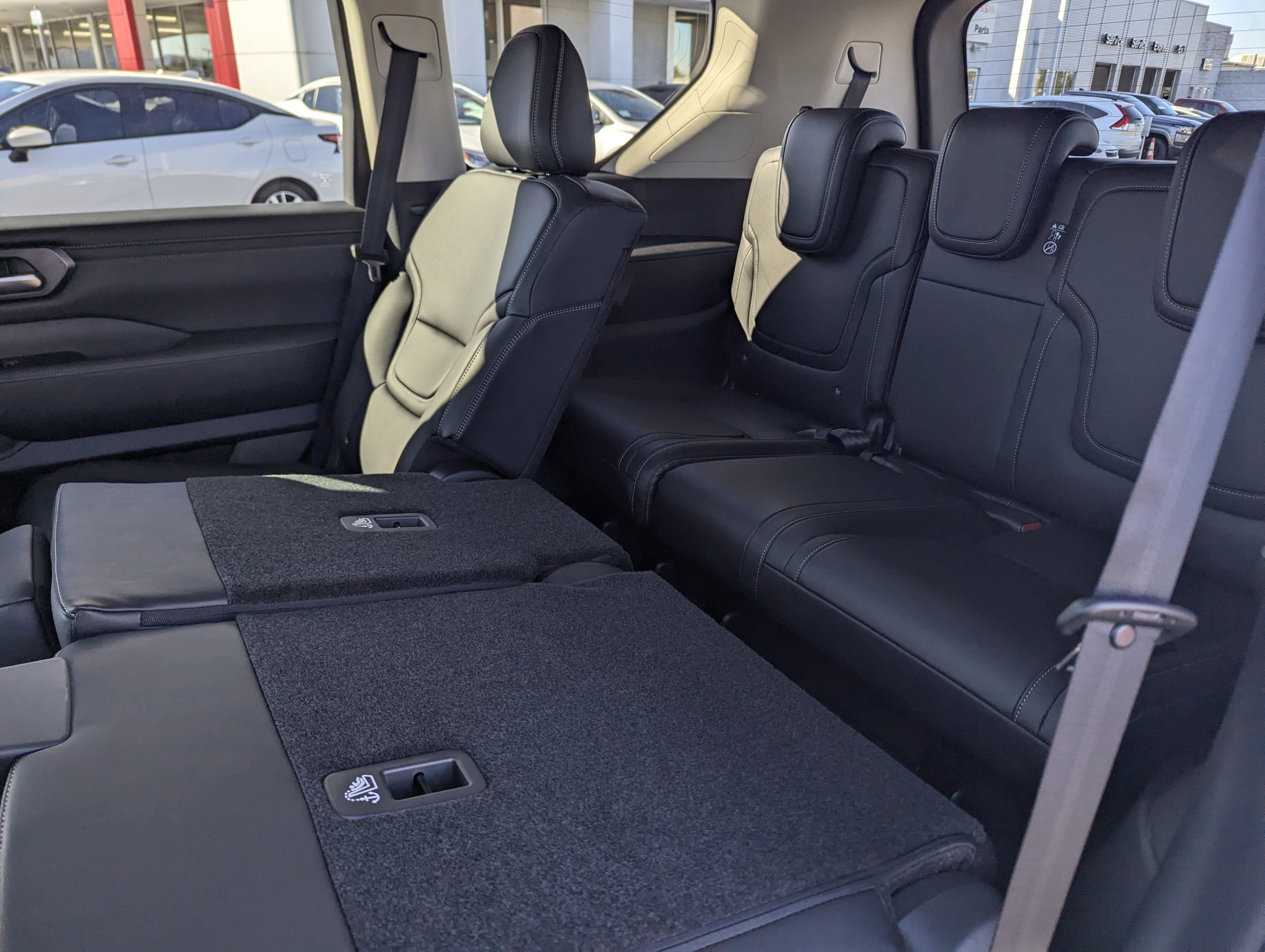 New 2026 Nissan Armada SV image 8