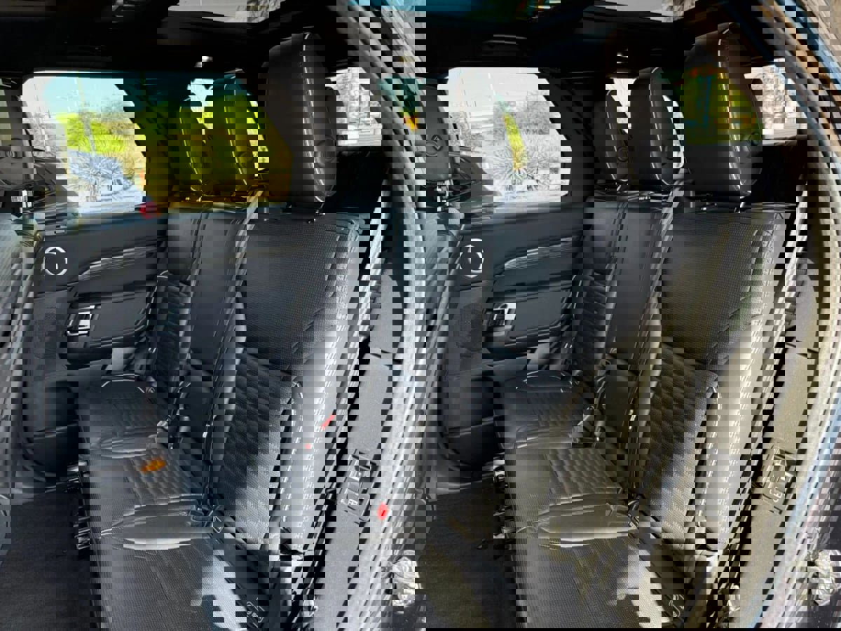 Used 2019 Land Rover Discovery HSE image 46