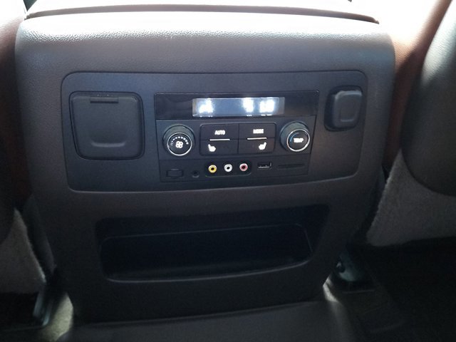 Used 2015 Chevrolet Tahoe LTZ AWD/4WD image 19