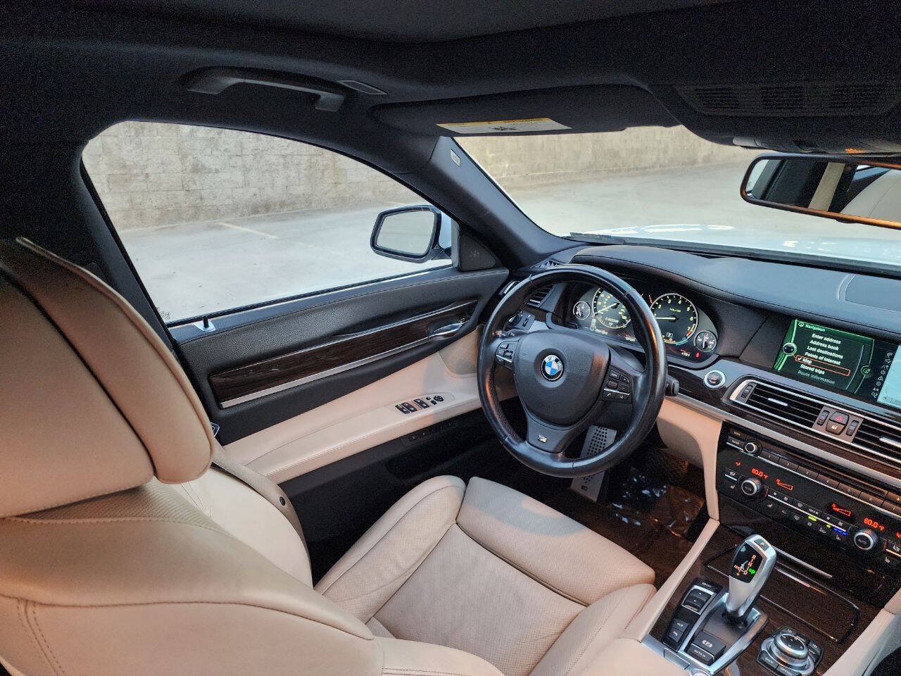 Used 2012 BMW 750Li w/ Driver Assistance Pkg RWD image 28