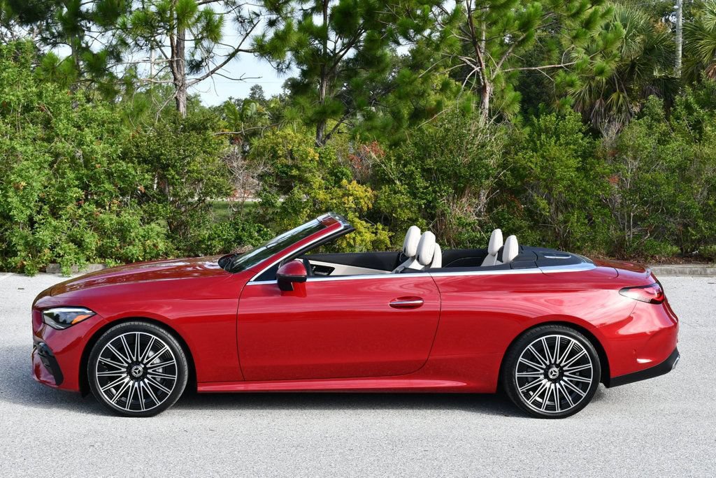 Used 2024 Mercedes-Benz CLE 300 4MATIC Cabriolet image 31