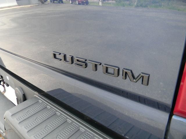 Used 2021 Chevrolet Silverado 2500 Custom w/ Custom Value Package AWD/4WD image 10