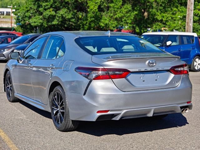 Used 2022 Toyota Camry SE FWD image 5