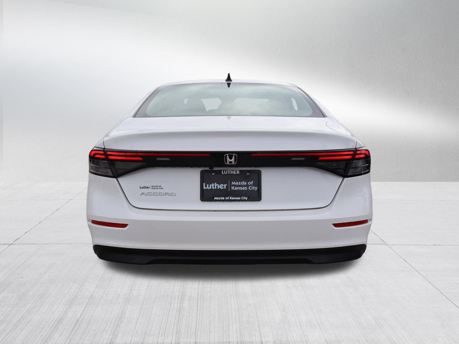 Used 2025 Honda Accord SE image 6