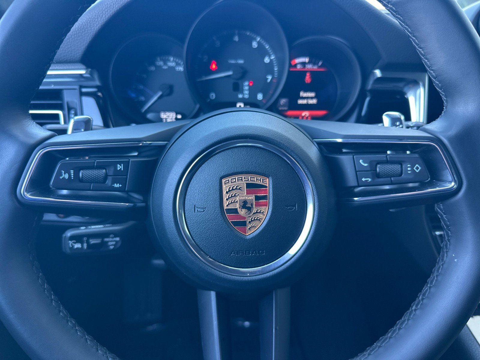 Certified 2026 Porsche Macan AWD/4WD image 22