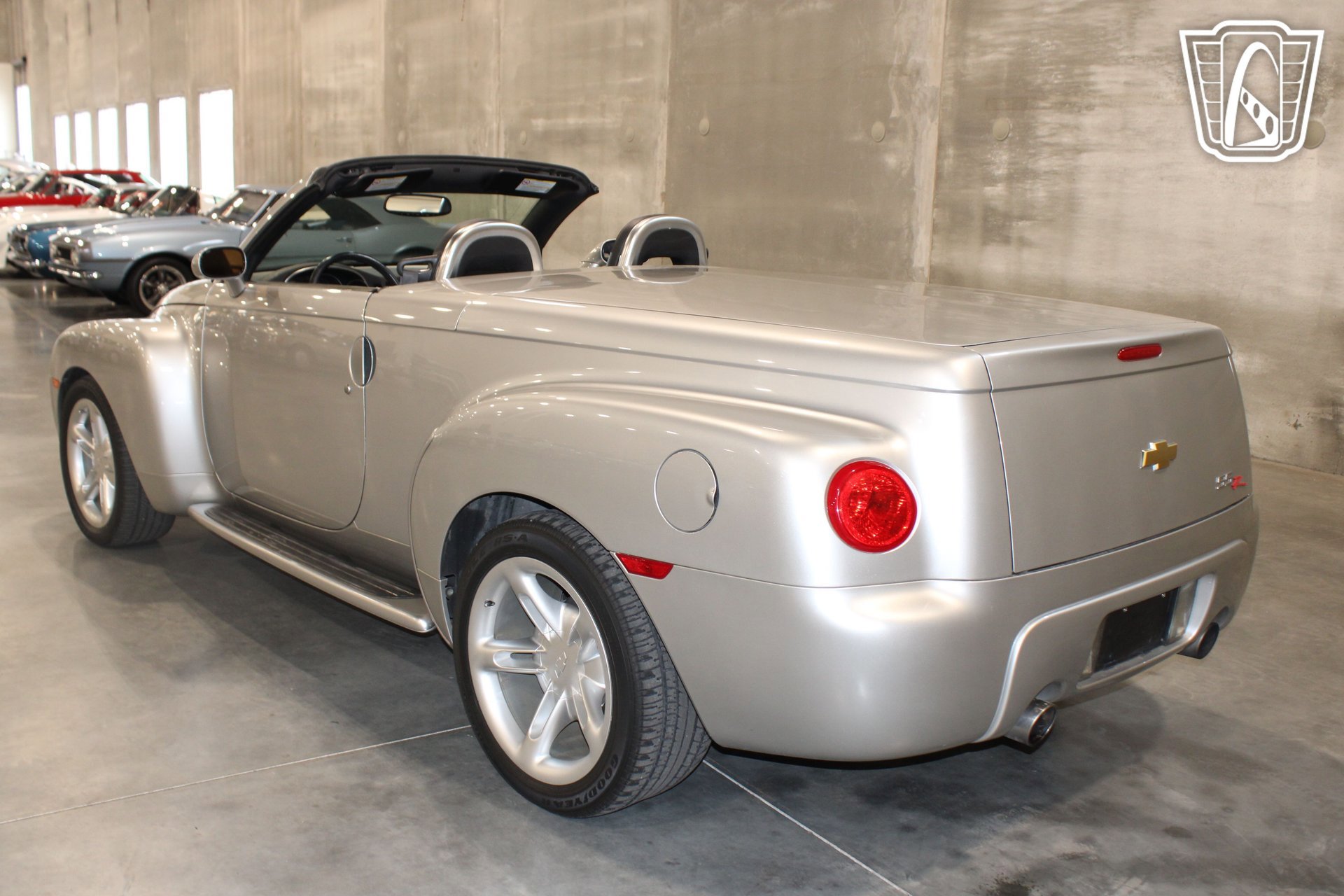 Used 2004 Chevrolet SSR w/ Preferred Equipment Group RWD image 7