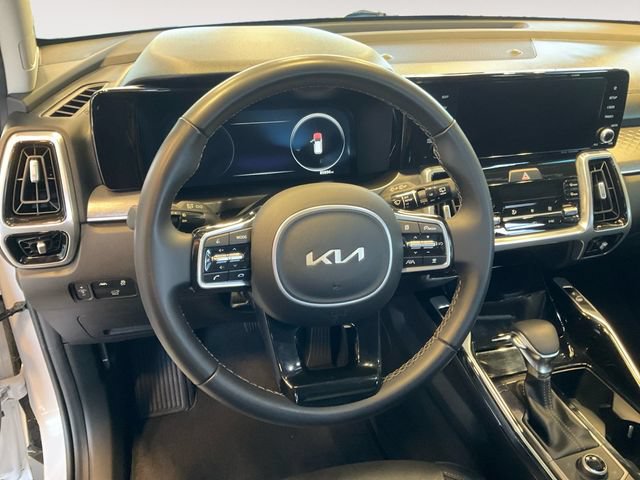 Used 2023 Kia Sorento SX AWD/4WD image 13