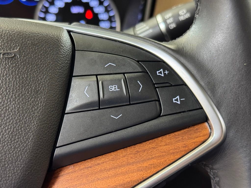 Used 2017 Cadillac XT5 Platinum w/ Driver Assist Package image 40