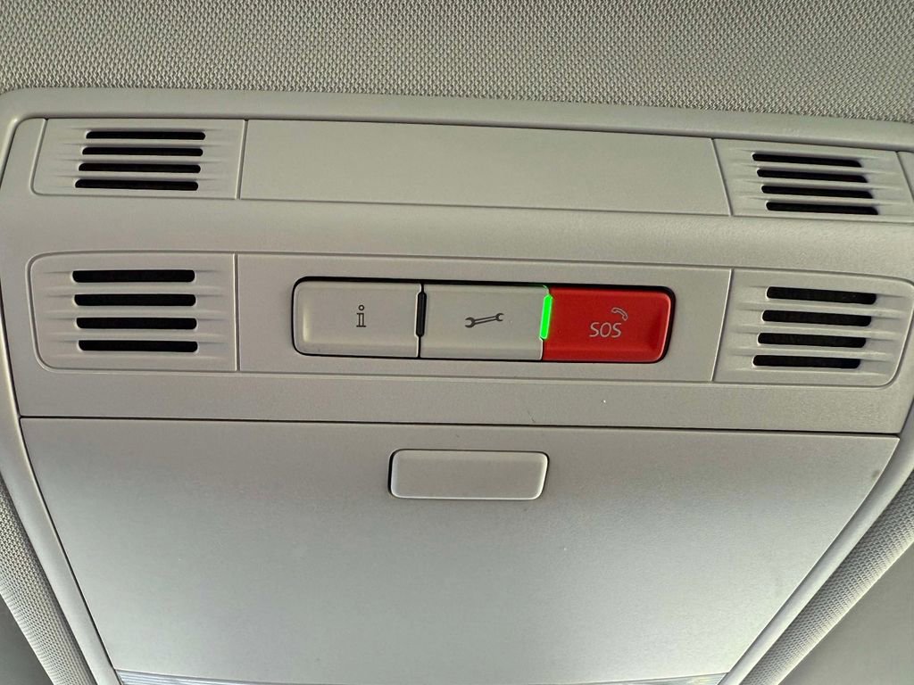 Used 2019 Volkswagen e-Golf SE w/ Driver Assistance Package image 26