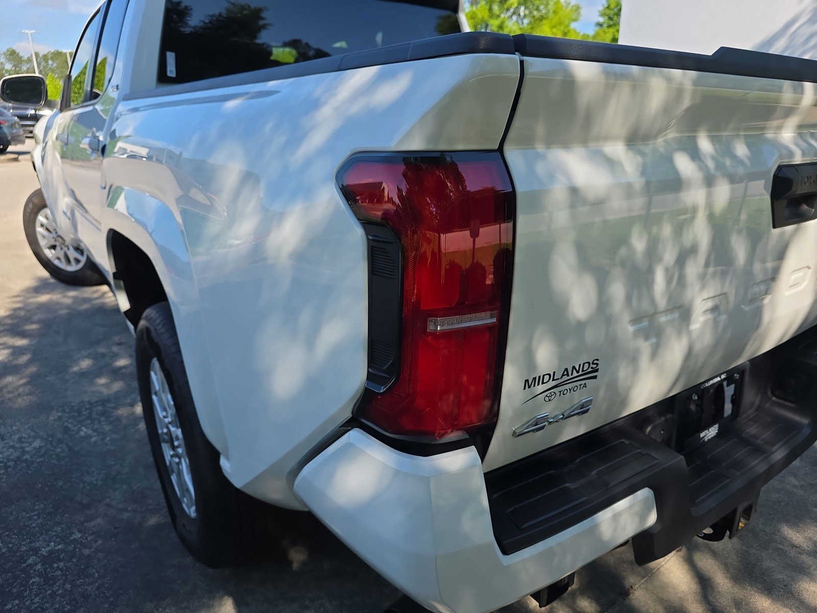 Used 2025 Toyota Tacoma SR5 AWD/4WD image 6