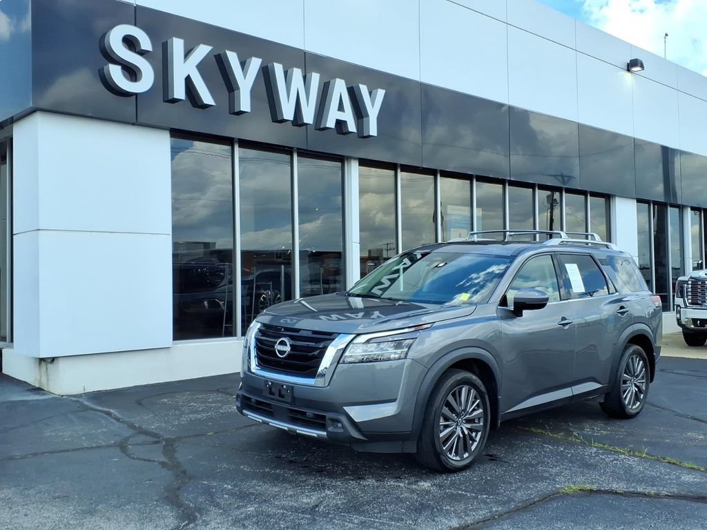 Used 2024 Nissan Pathfinder SL w/ SL Premium Package