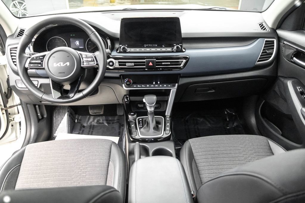 Used 2022 Kia Seltos Nightfall Edition image 26