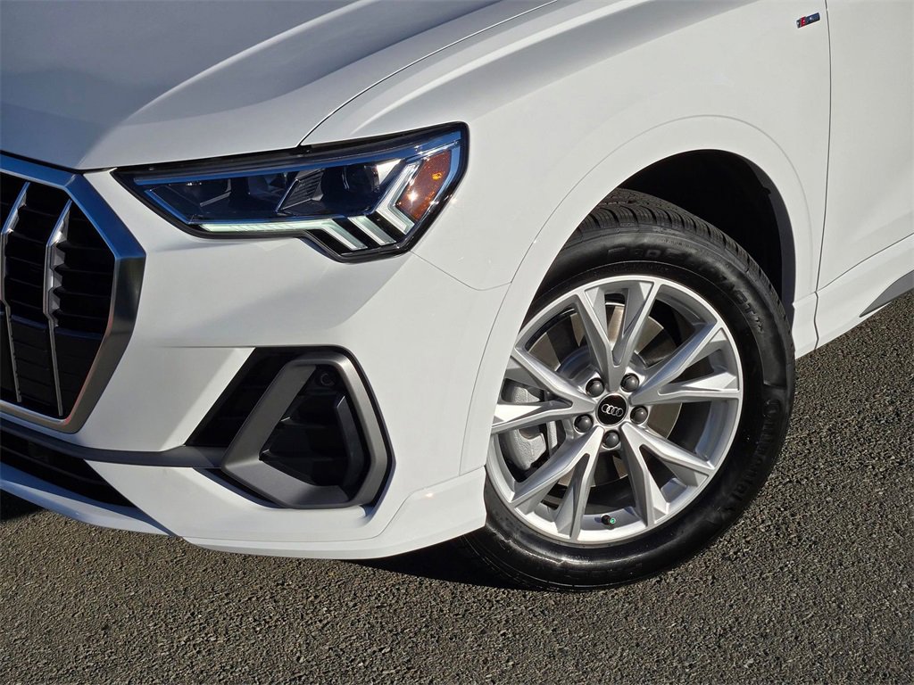 New 2025 Audi Q3 2.0T Premium image 9