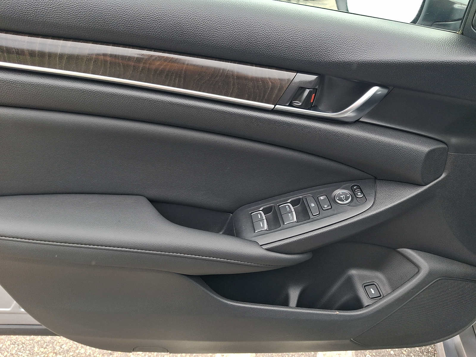 Certified 2020 Honda Accord EX image 12