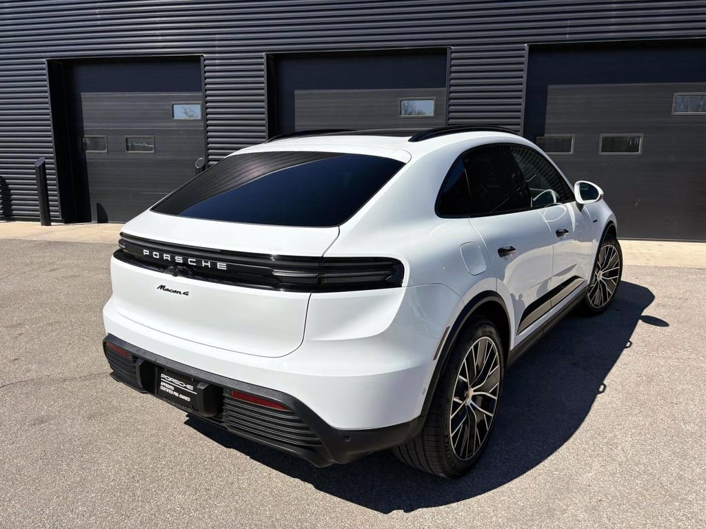Used 2024 Porsche Macan 4 Electric image 10