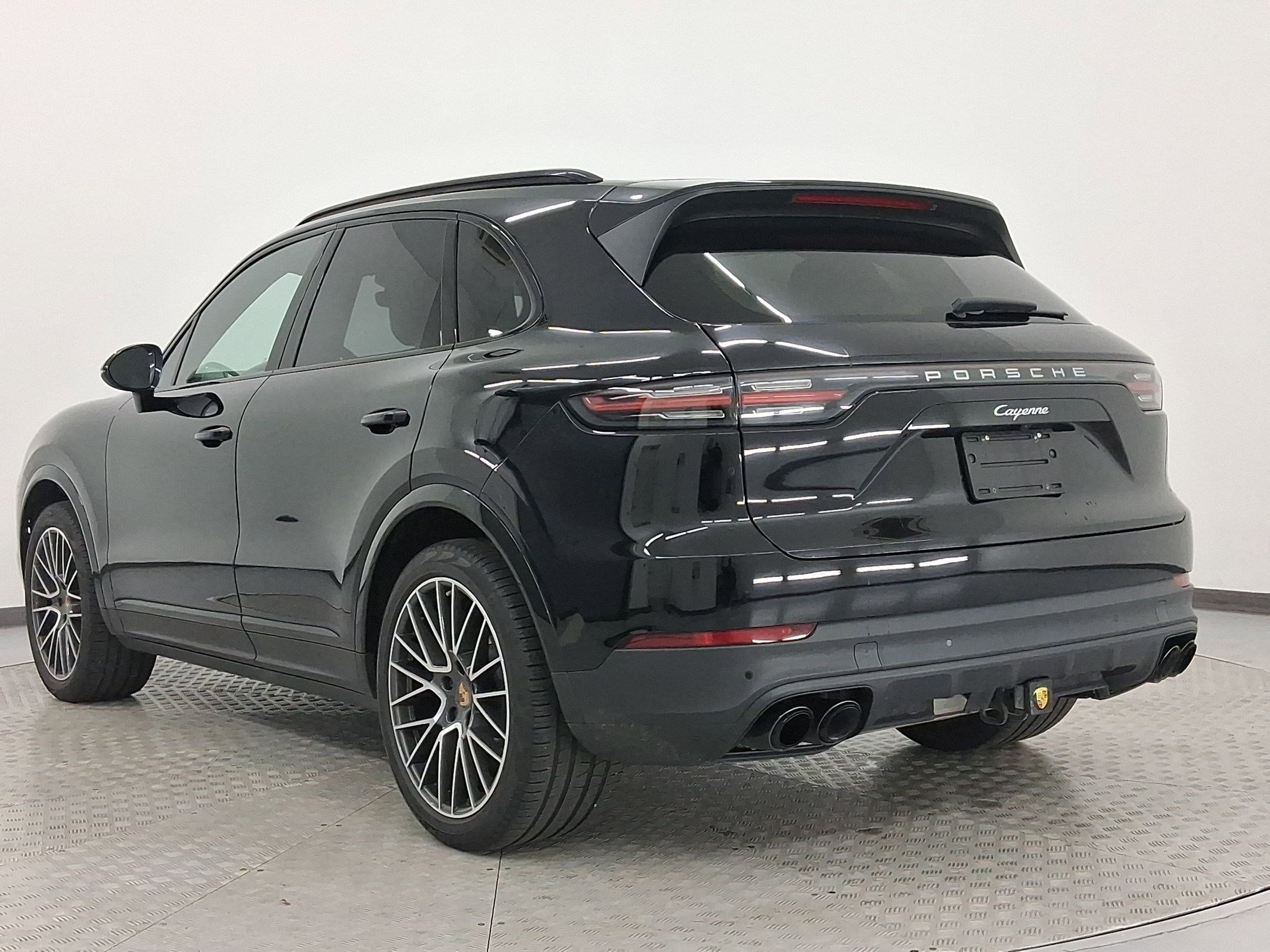 Used 2021 Porsche Cayenne image 3