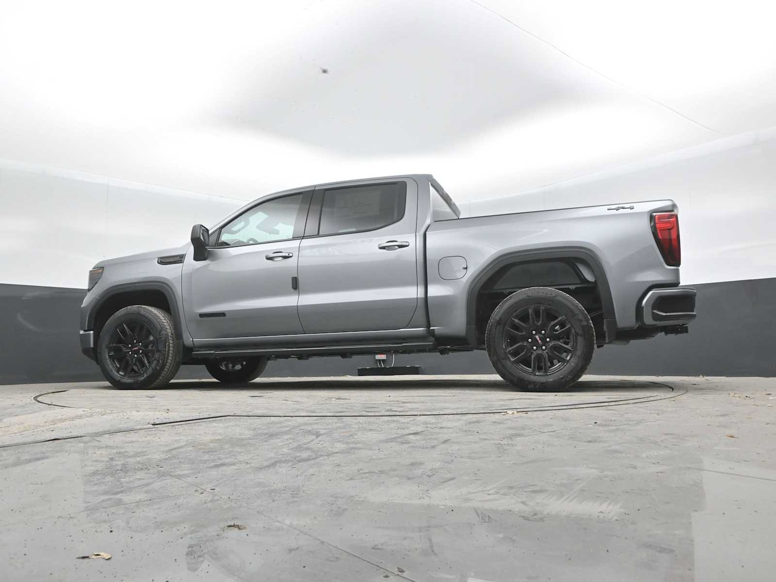 New 2026 GMC Sierra 1500 Elevation w/ LPO, Elevation Black Package AWD/4WD image 39