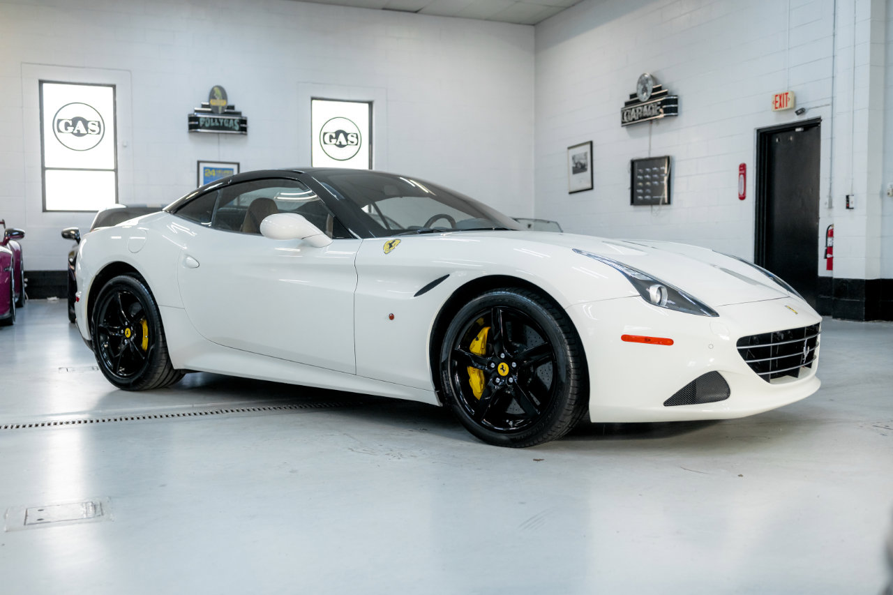 Used 2016 Ferrari California T image 13