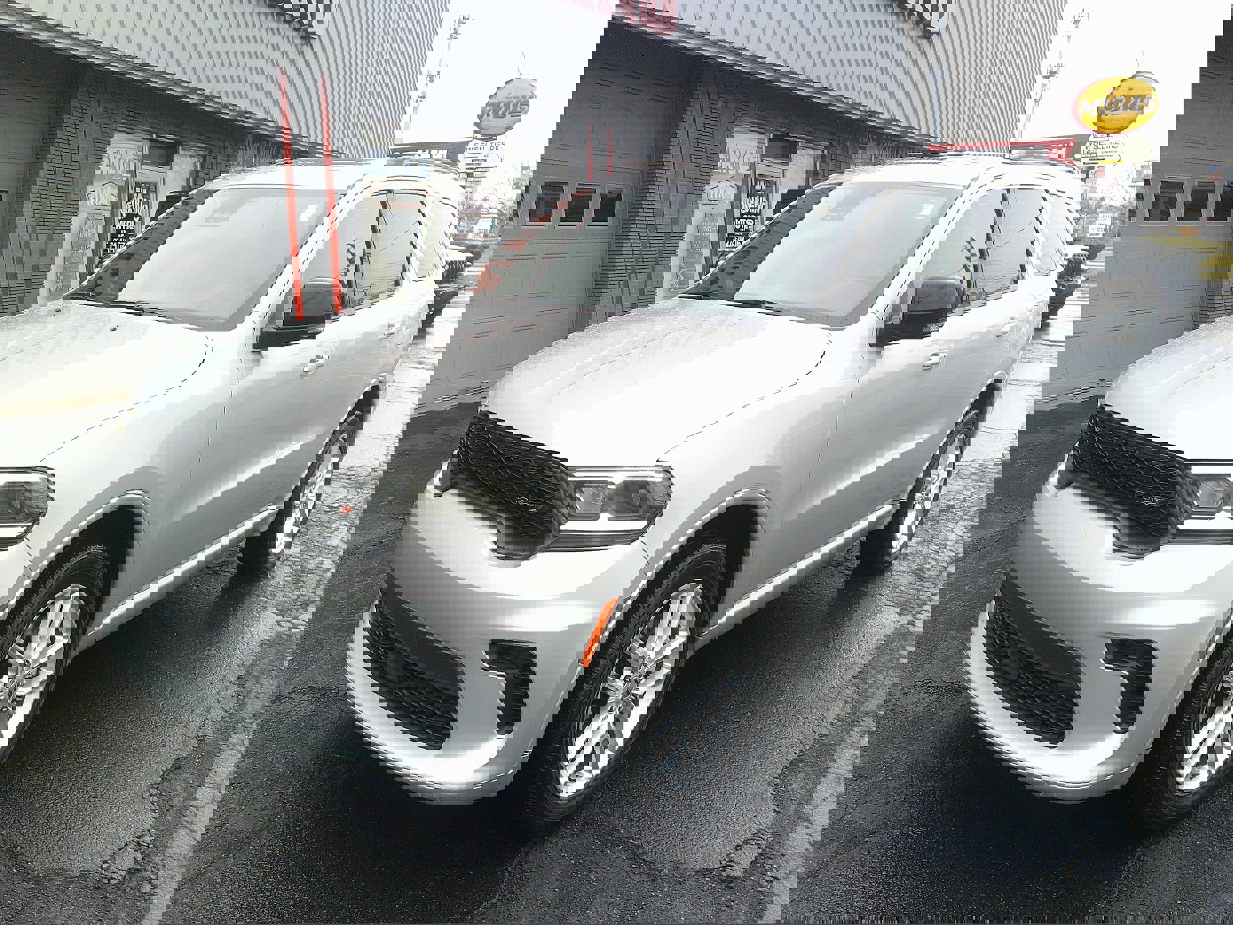 Used 2024 Dodge Durango GT image 2