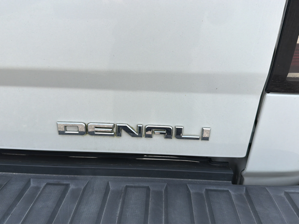 Used 2017 GMC Sierra 1500 Denali w/ Denali Ultimate Package AWD/4WD image 23