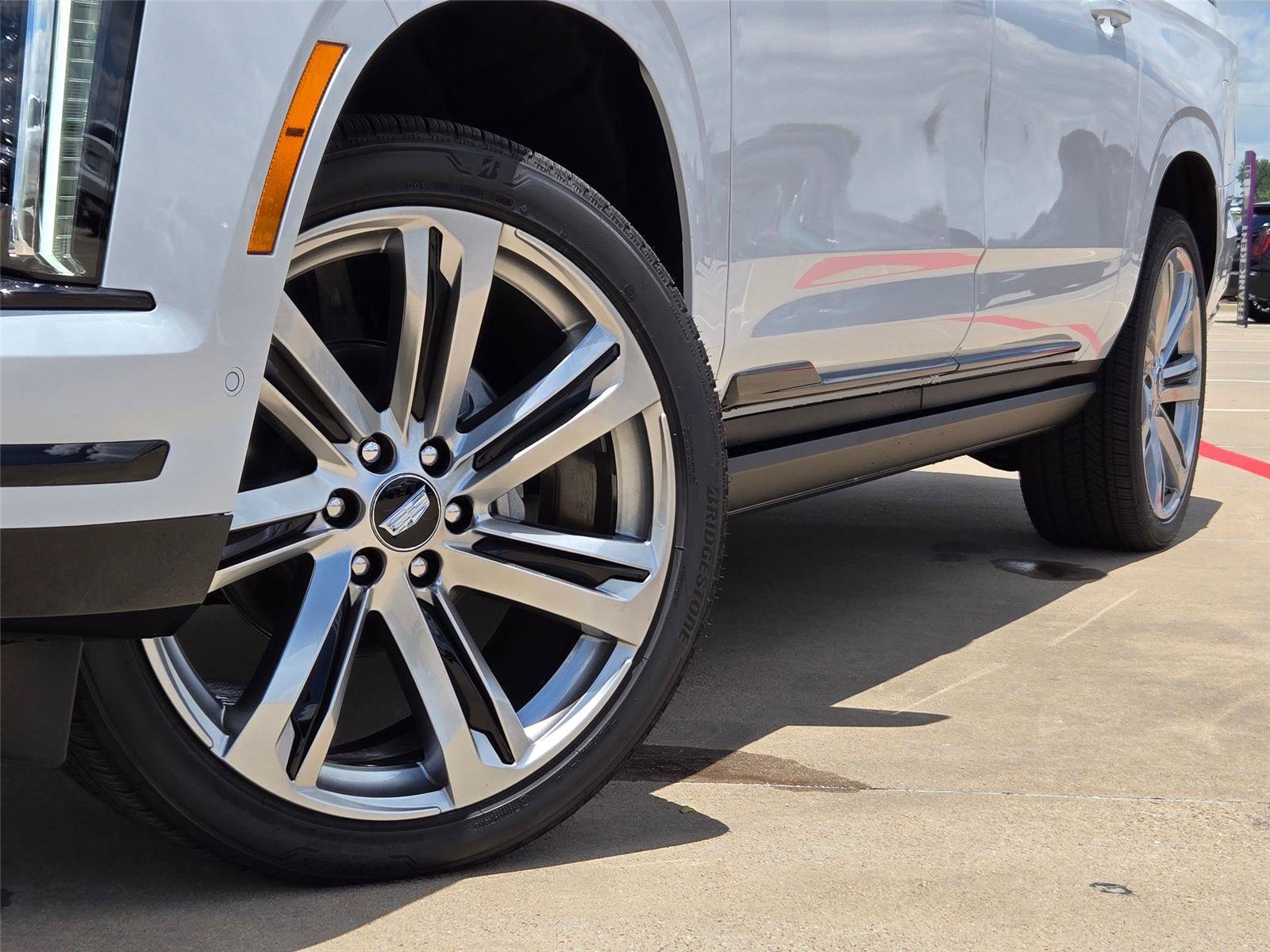 New 2026 Cadillac Escalade ESV Platinum Sport w/ LPO, Floor Liner Package AWD/4WD image 8