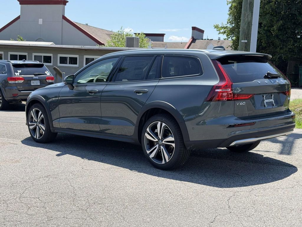 New 2026 Volvo V60 B5 Cross Country Plus w/ Climate Package AWD/4WD image 21
