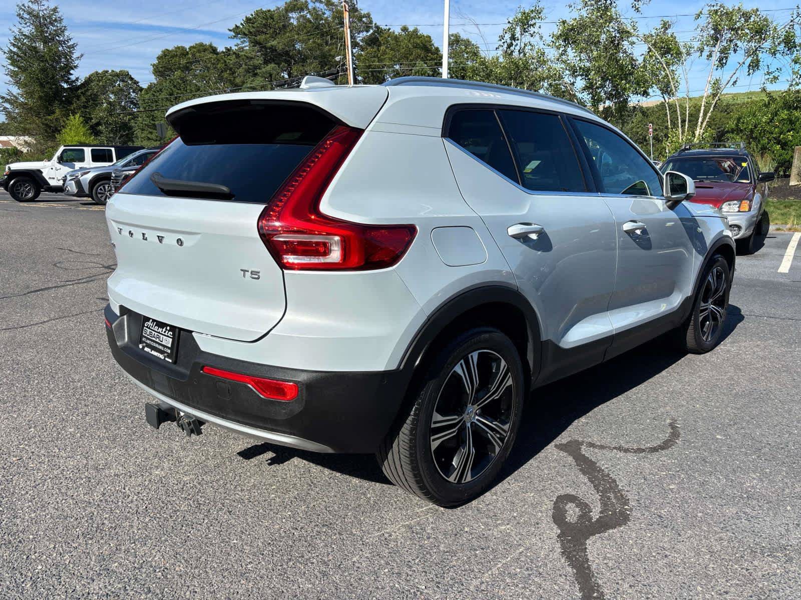 Used 2021 Volvo XC40 T5 Inscription w/ Advanced Package AWD/4WD image 3