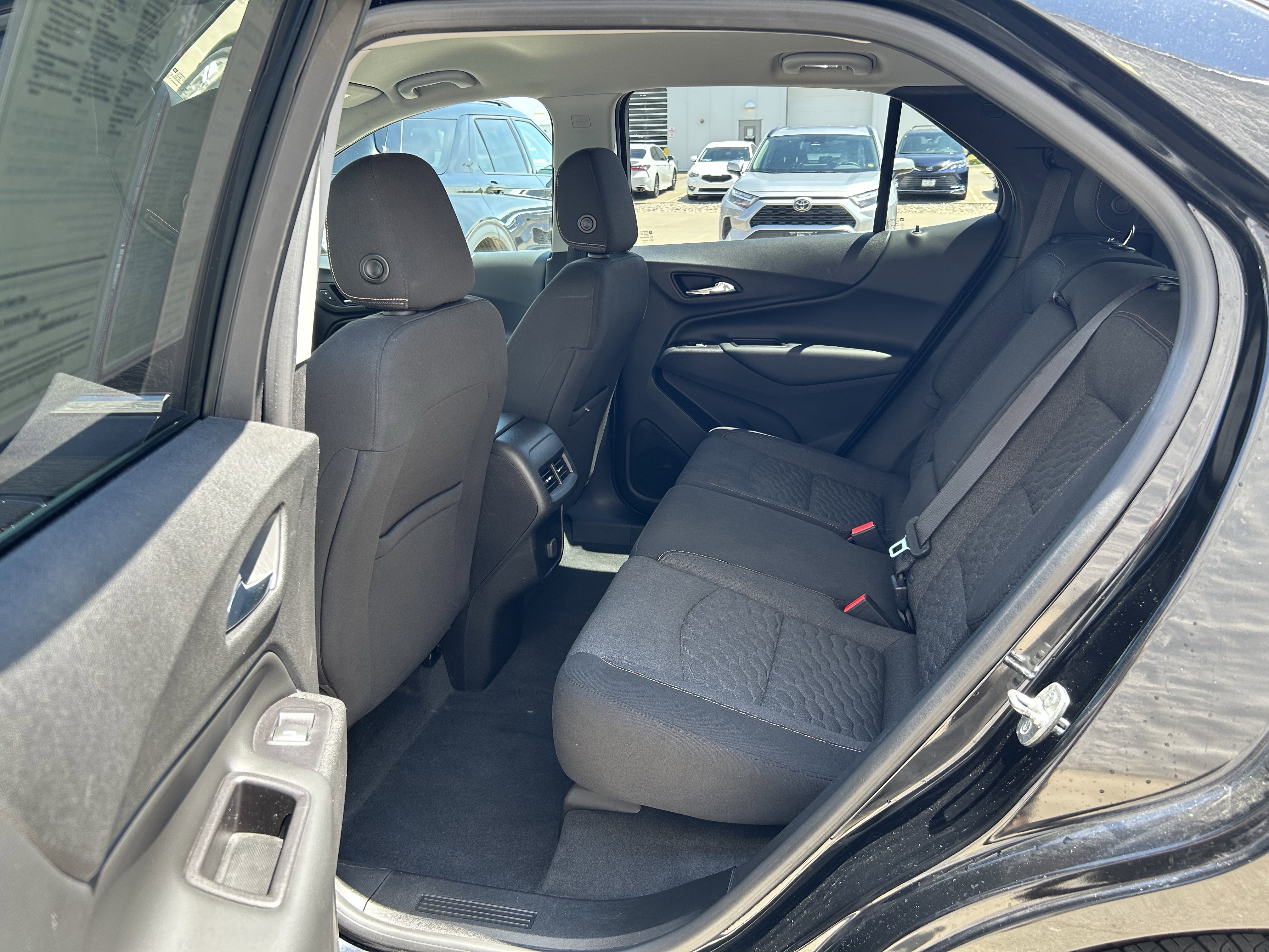 Used 2018 Chevrolet Equinox LT FWD image 18
