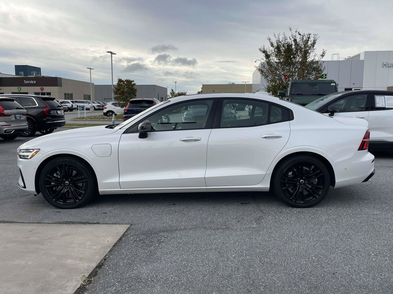Used 2024 Volvo S60 T8 Plus w/ Climate Package AWD/4WD image 25