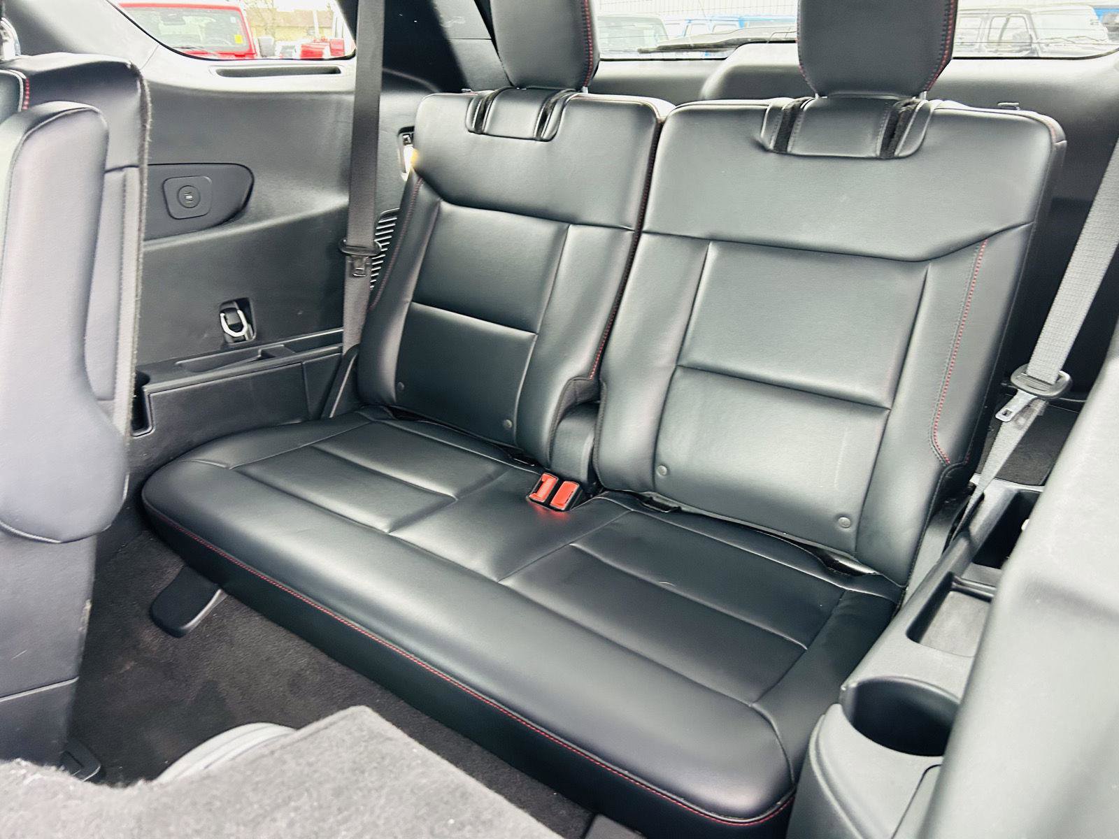 Used 2025 Ford Explorer ST-Line w/ Premium Package AWD/4WD image 35