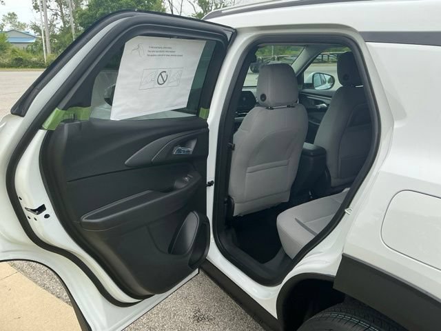 New 2026 Chevrolet TrailBlazer LT w/ Convenience Package FWD image 16
