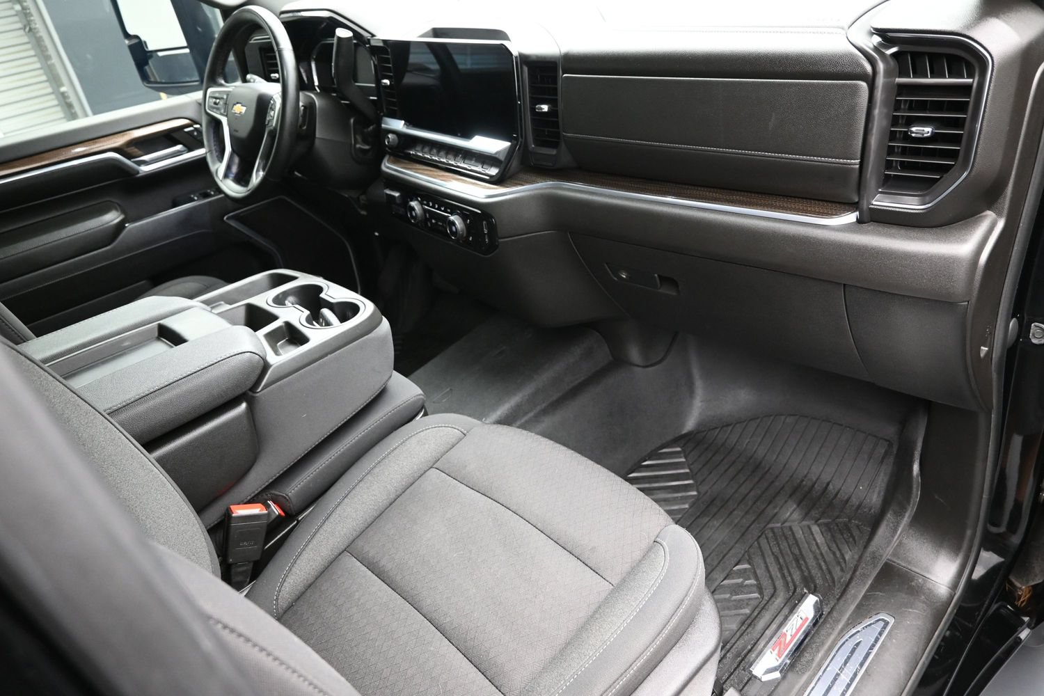 Used 2024 Chevrolet Silverado 2500 LT AWD/4WD image 40