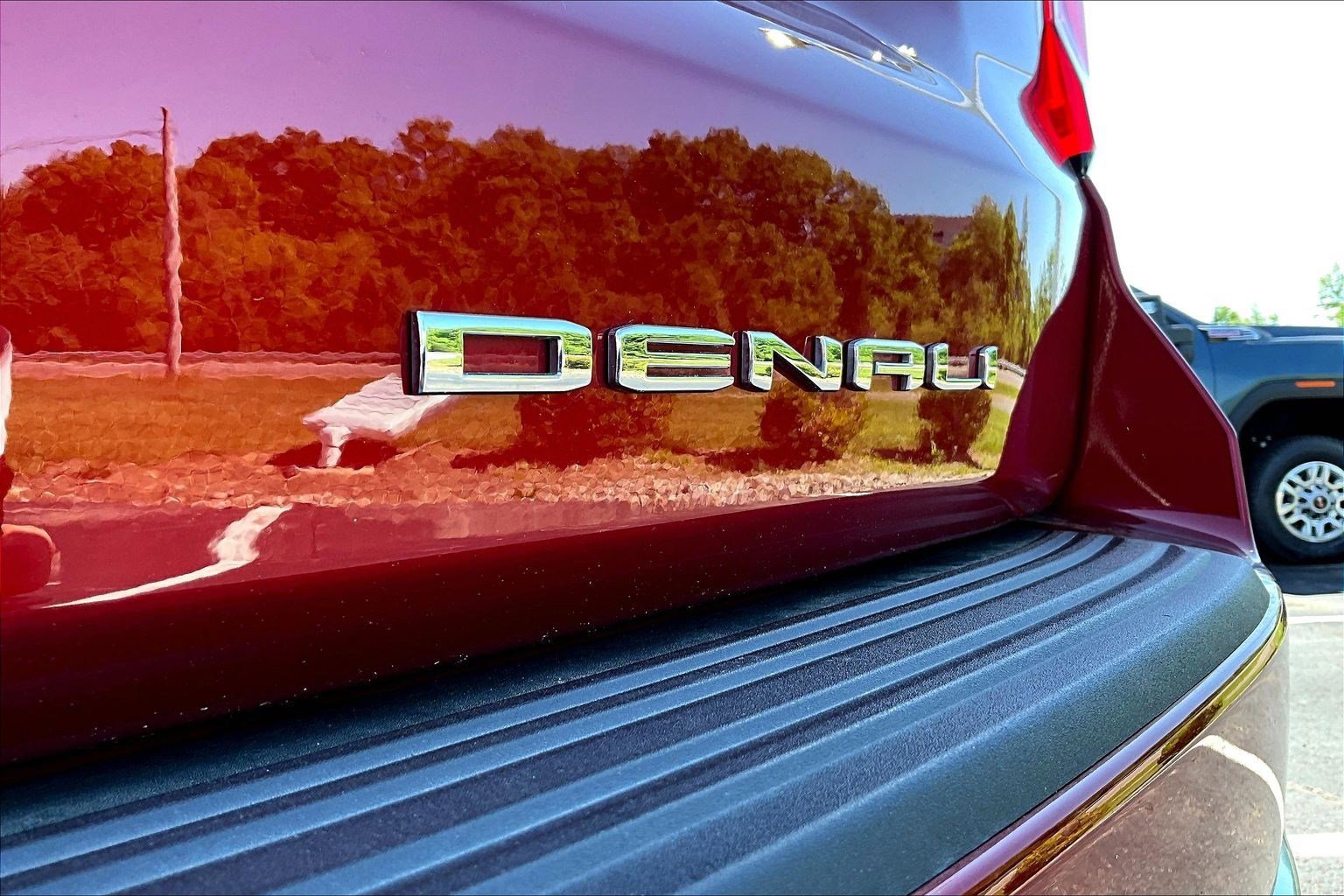 Used 2024 GMC Yukon Denali AWD/4WD image 23