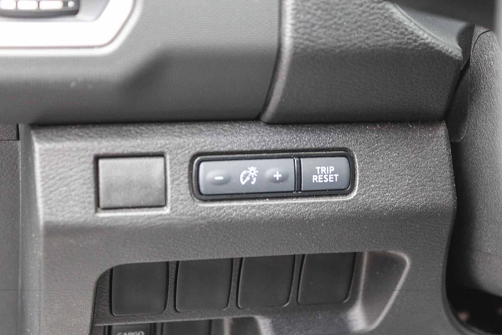 Used 2024 Nissan Frontier SV RWD image 28