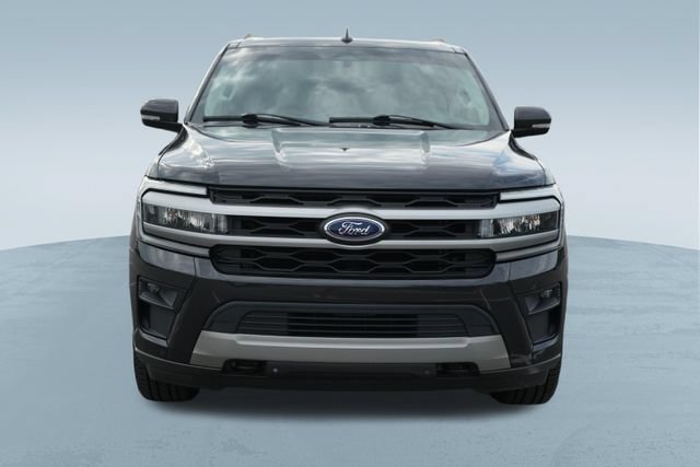 Used 2022 Ford Expedition XLT AWD/4WD image 2