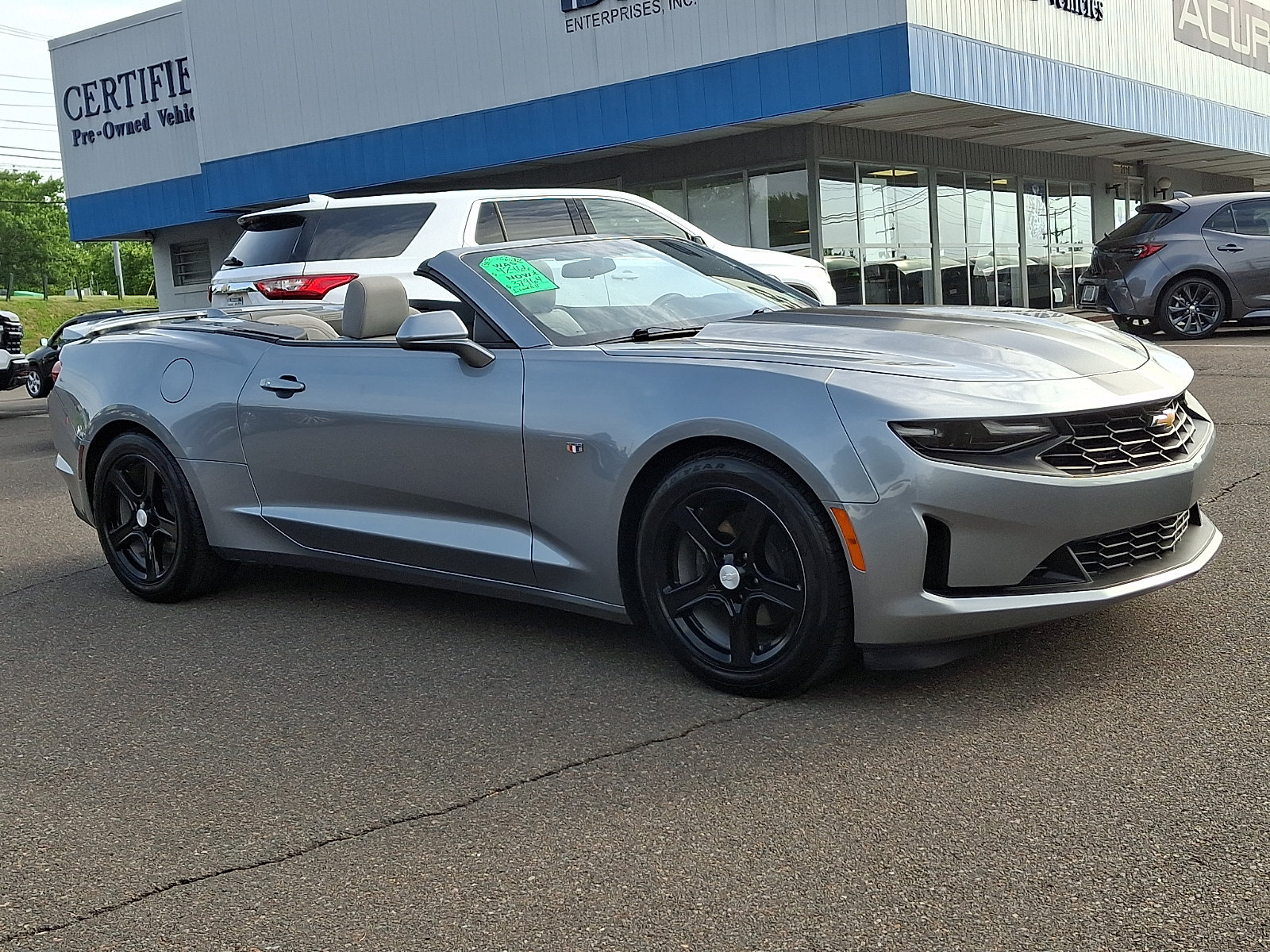 Used 2024 Chevrolet Camaro LT RWD image 3