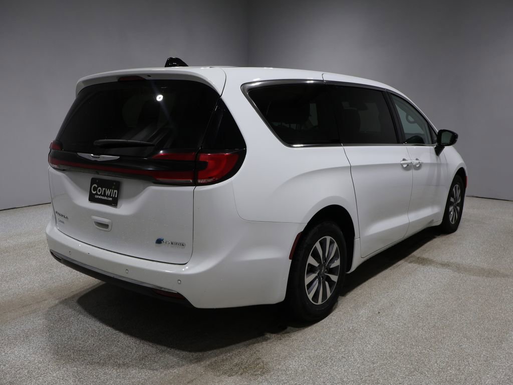 Used 2024 Chrysler Pacifica Limited FWD video 3