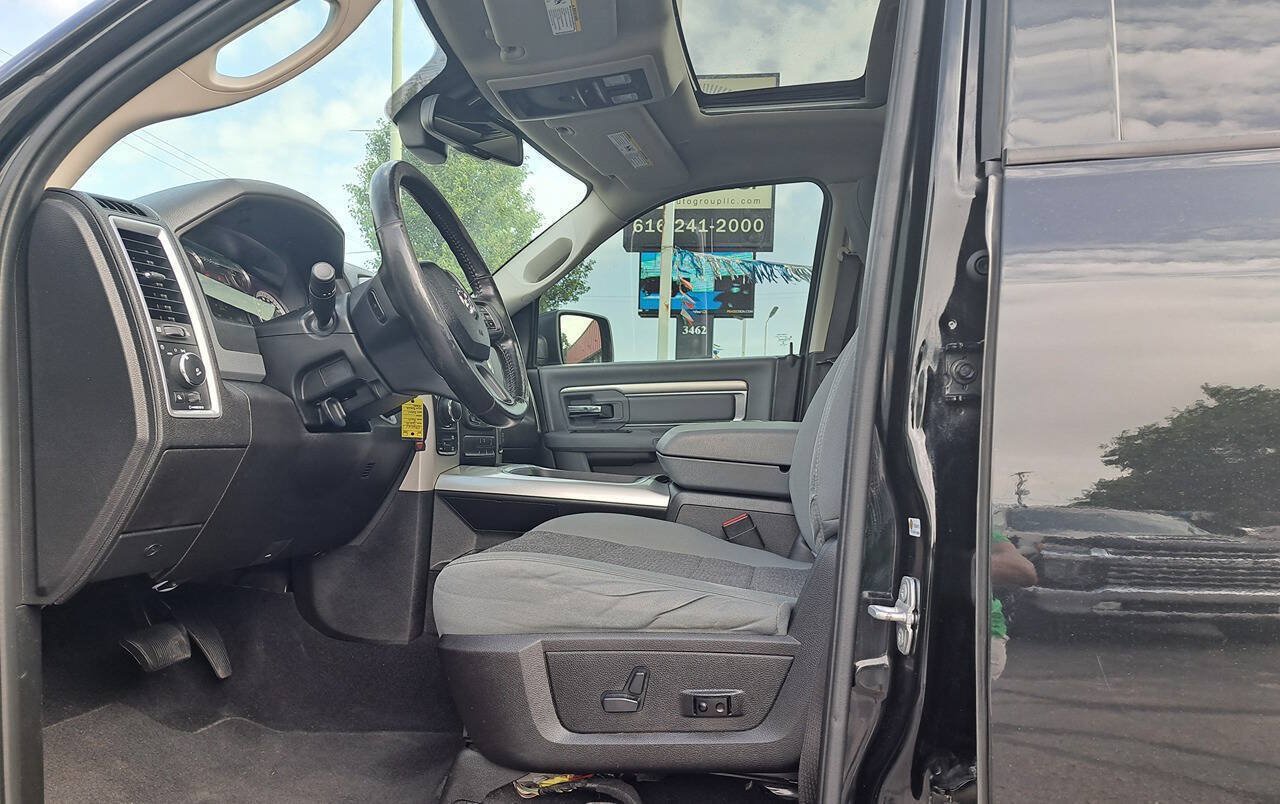Used 2019 RAM 1500 Warlock AWD/4WD image 5