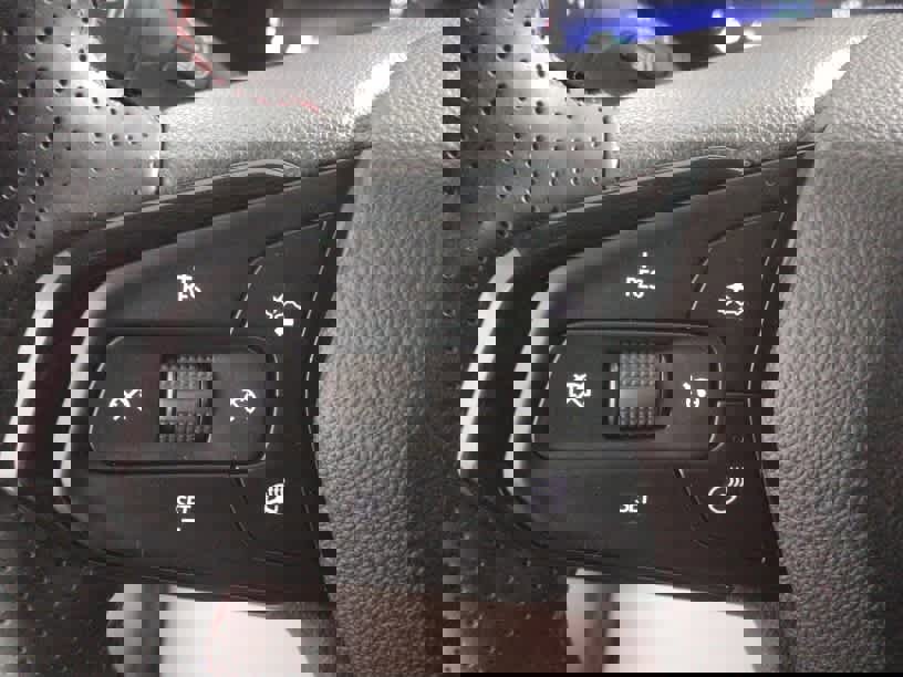 Used 2024 Chevrolet Trax RS w/ Sunroof Package image 36