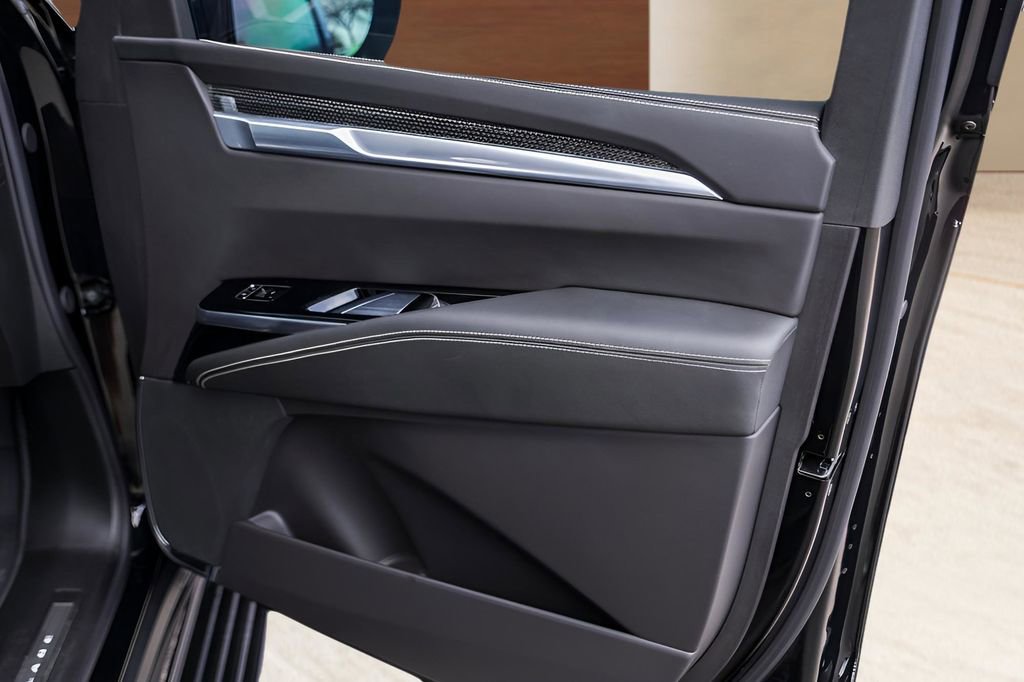 Certified 2025 Cadillac Escalade V w/ LPO, Floor Liner Package image 30