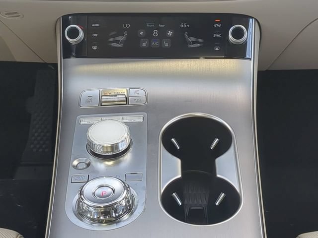 Certified 2026 Genesis GV70 2.5T Select AWD/4WD image 17